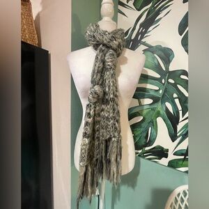 🖤 Chunky Cable Knit Scarf in Gray and Black With Tinsel!